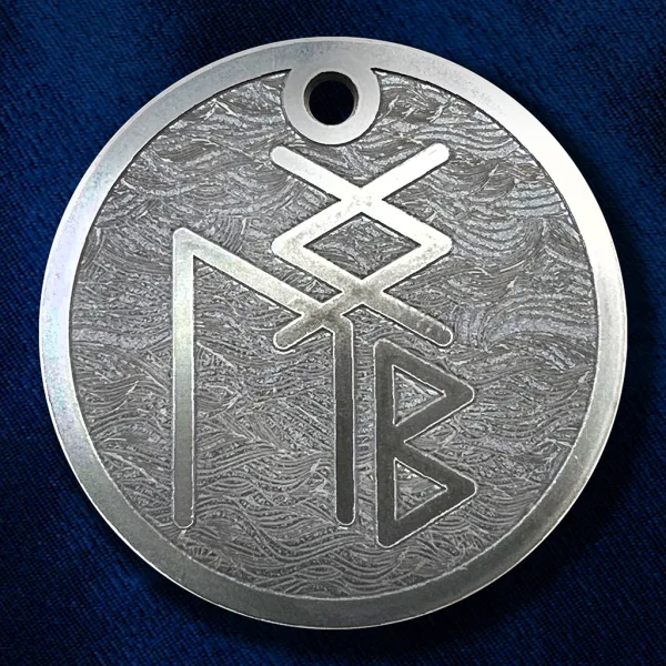 Амулет с рунескриптом Uruz-Ingwaz-Berkano